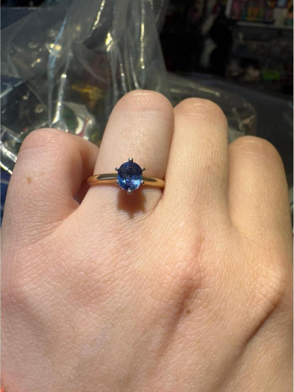 Blue sapphire solitaire 14k yellow gold ring size 6 1/4